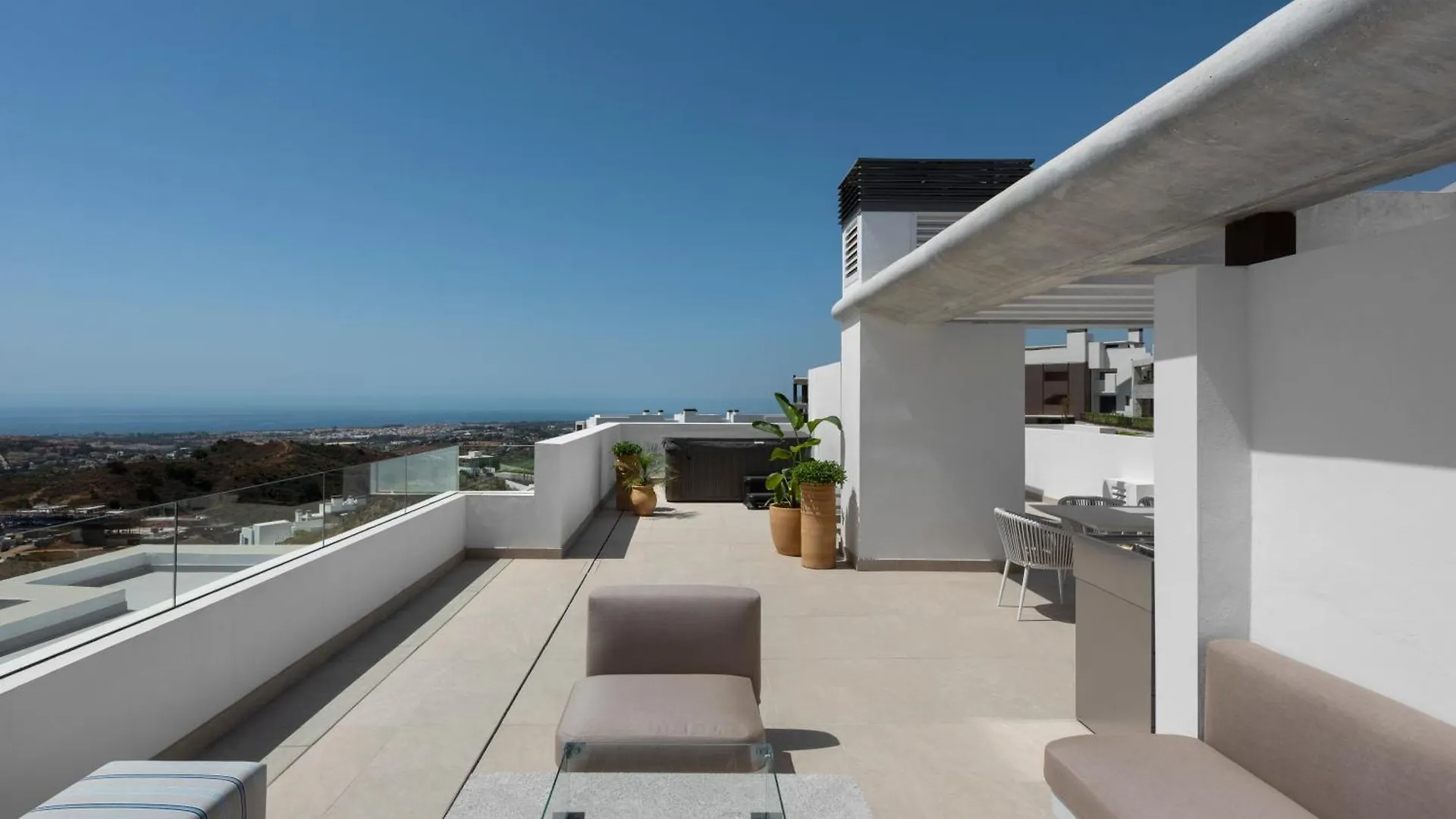 Marbella Quercus Penthouse - Rooftop Jacuzzi Benahavis Spain