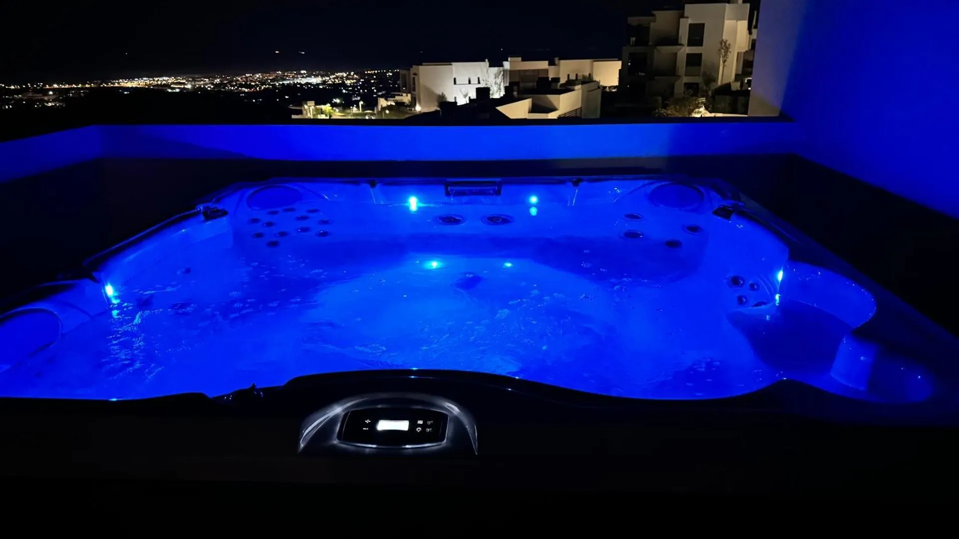 Apartment Marbella Quercus Penthouse - Rooftop Jacuzzi Benahavis Spain