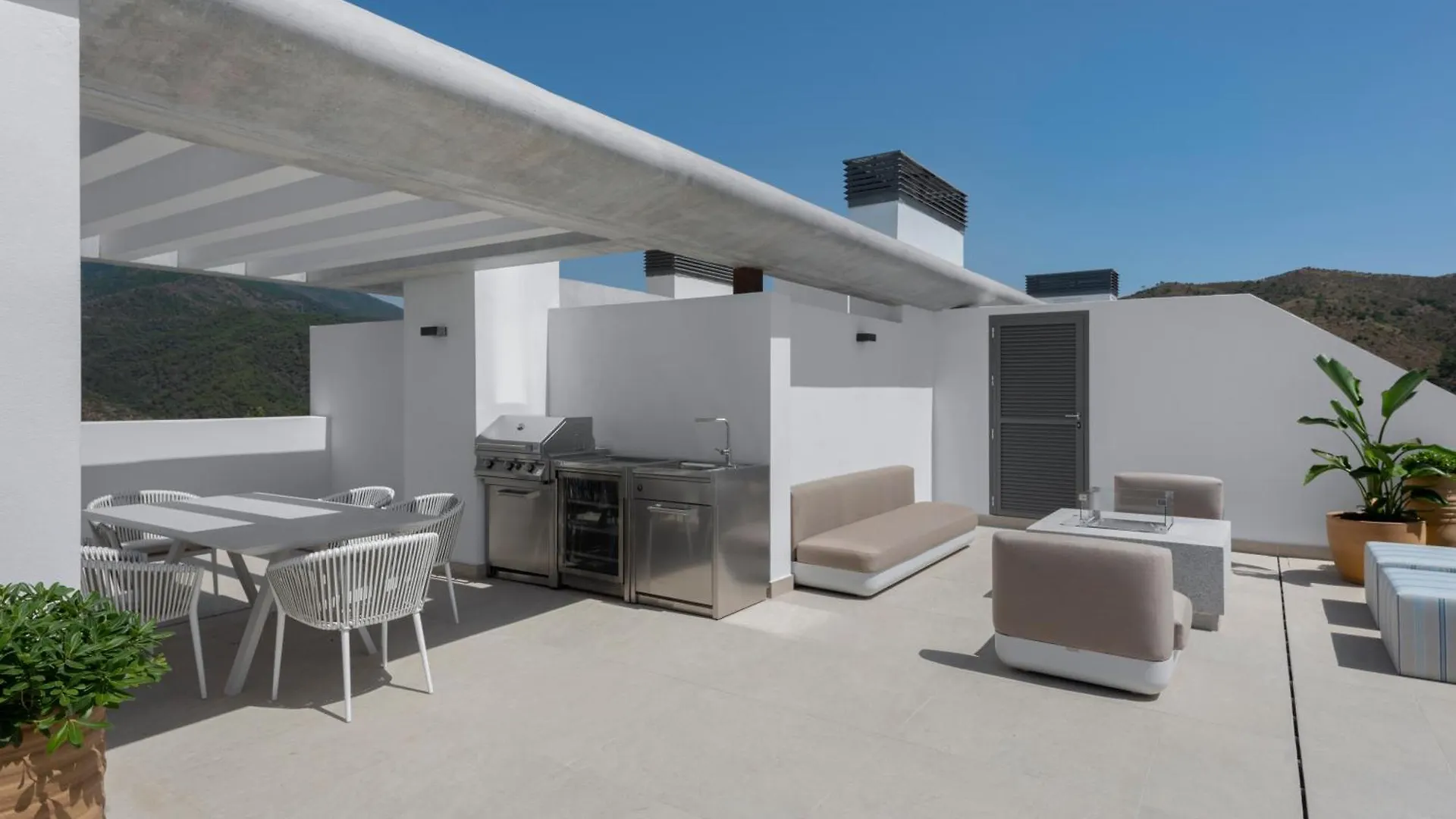 Marbella Quercus Penthouse - Rooftop Jacuzzi Benahavis