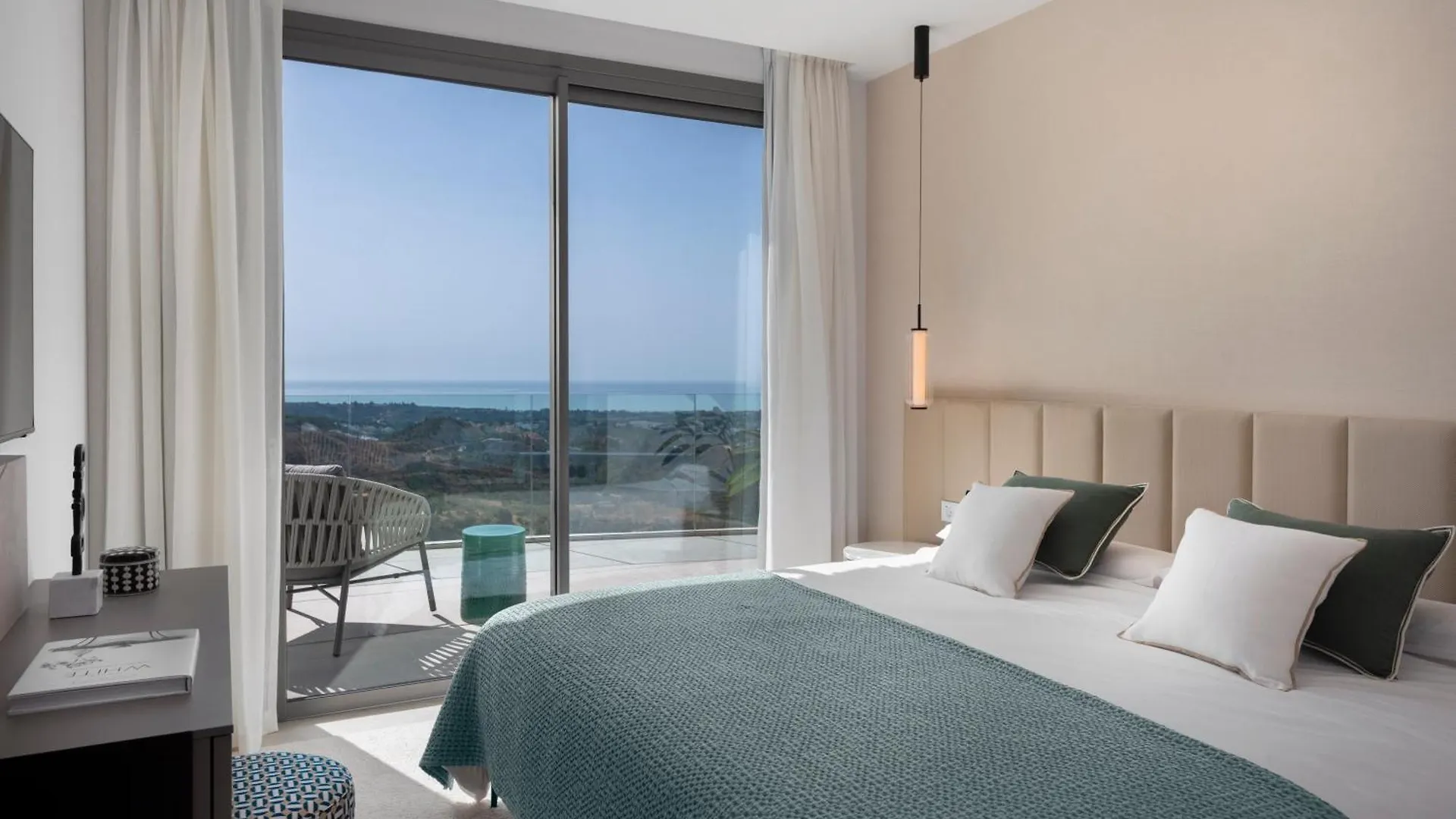 Marbella Quercus Penthouse - Rooftop Jacuzzi Benahavis 0*,  Spain